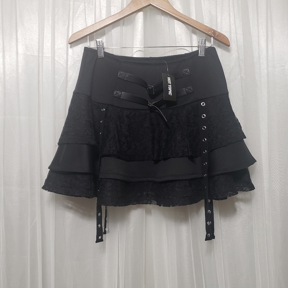 NWT Hot Topic Sz L Black Lace Layered Buckle Mini Skirt - Picture 4 of 12